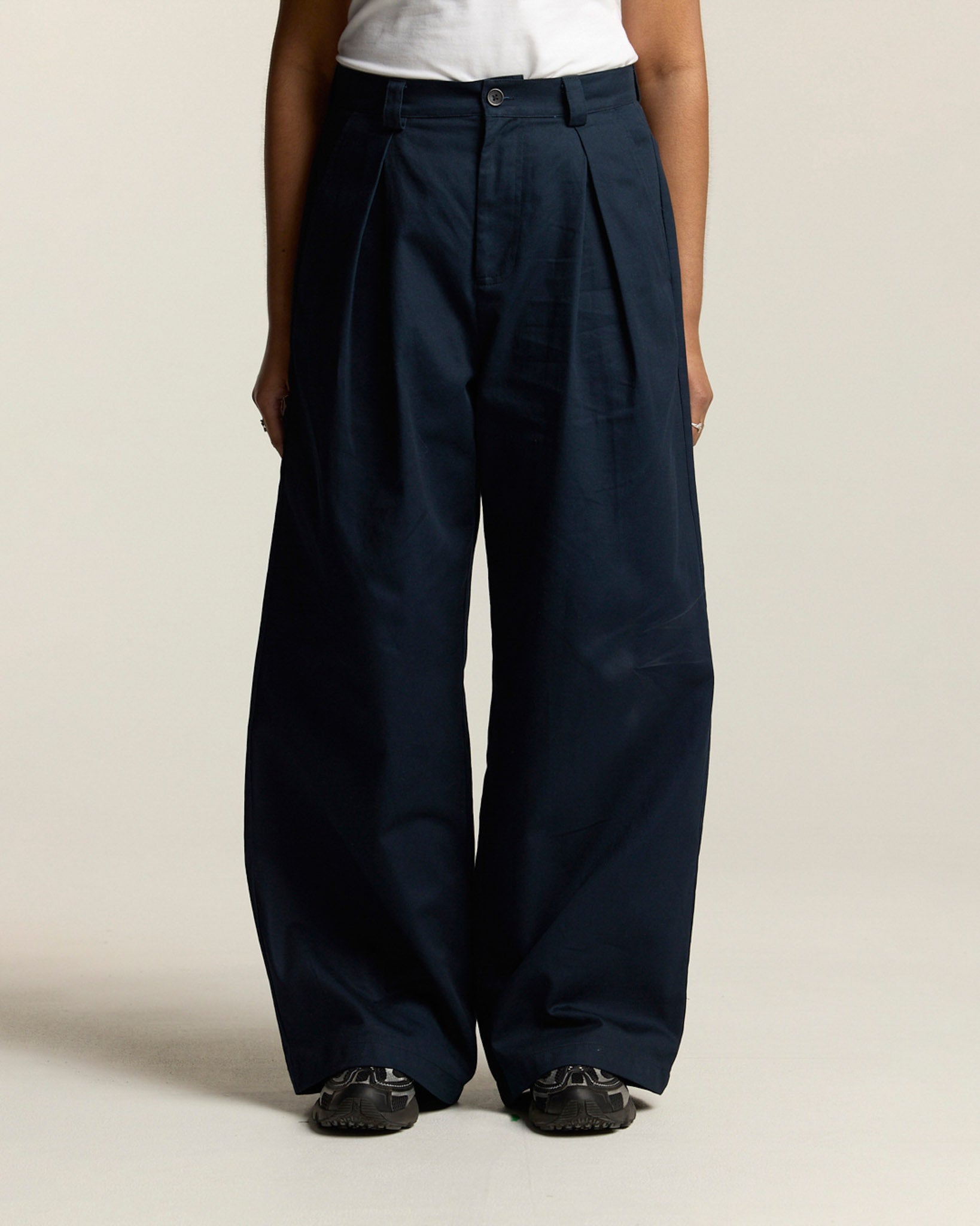 Personal Growth Pleated Trousers - Navy