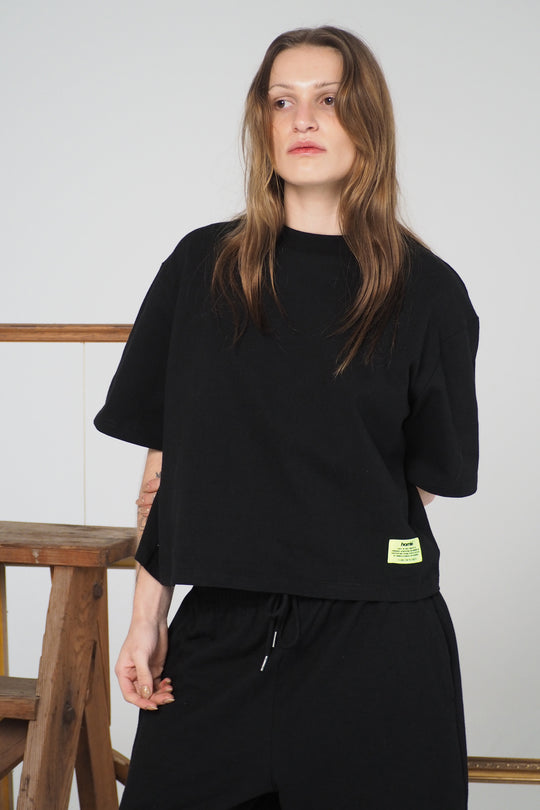 Heavy Weight Cropped Tee - Black