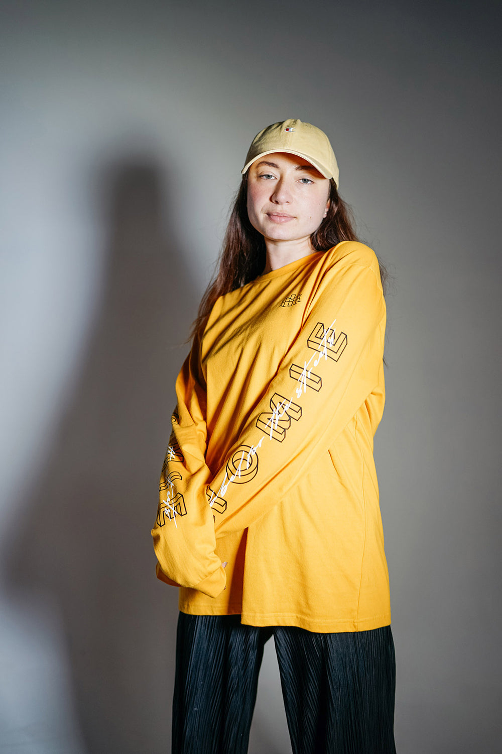 Monogram script long sleeve - Mustard